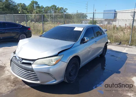 2016 Toyota Camry Le z USA, uszkodzony, nr VIN 4T4BF1FK5GR575768